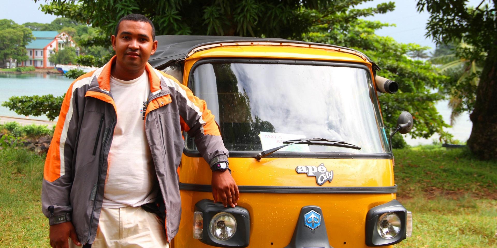 Taxi tuk tuk asli